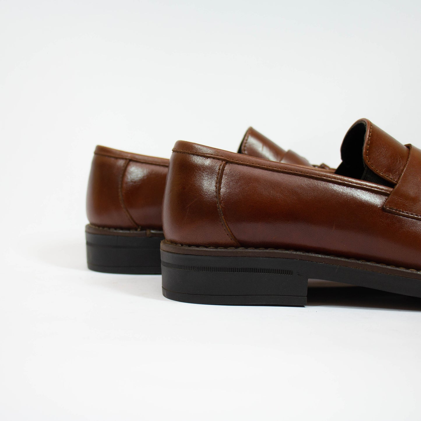 MOCASSIN POMPON TABACO CUIR