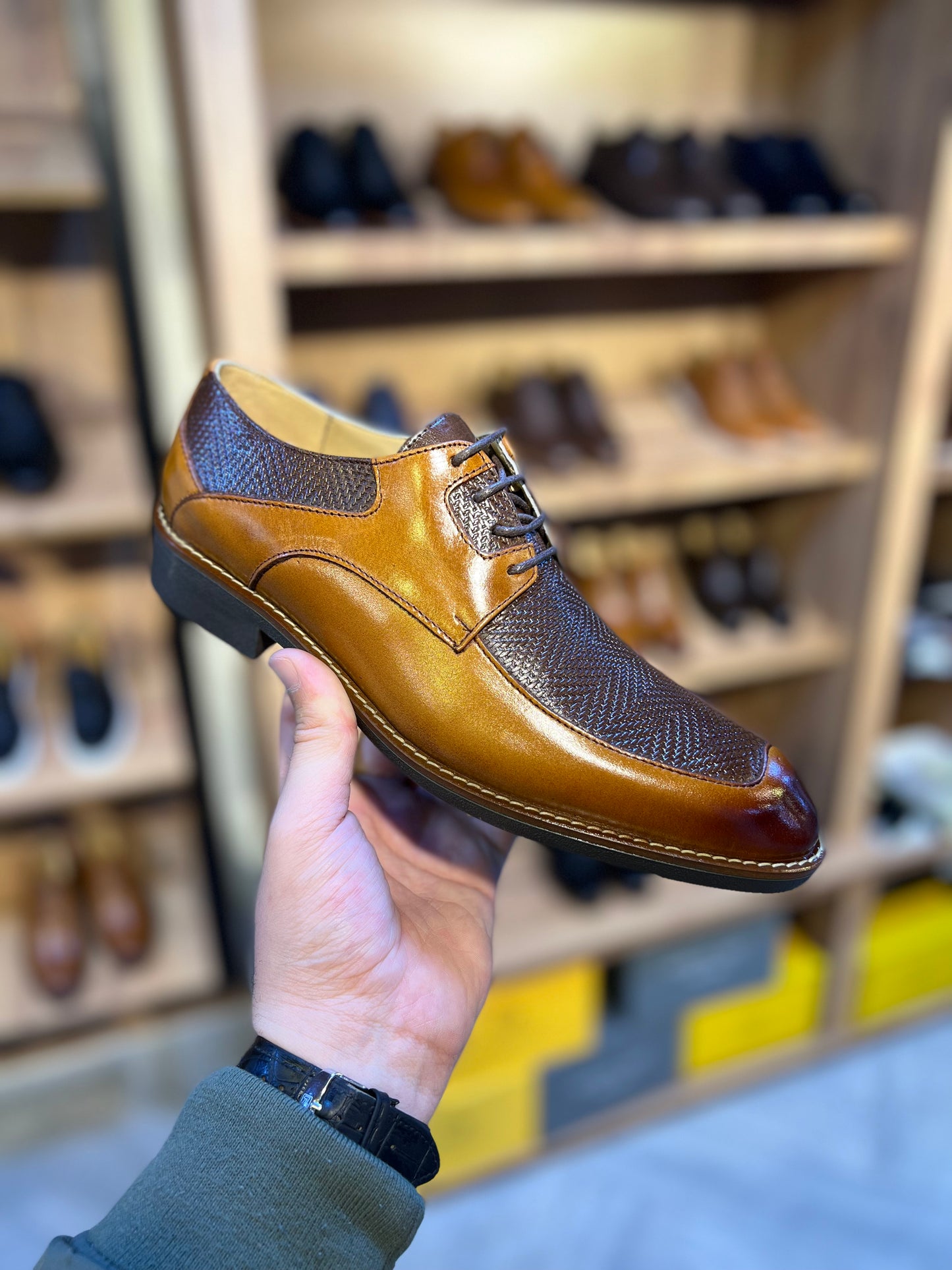 Chaussure deux tons légère perforée