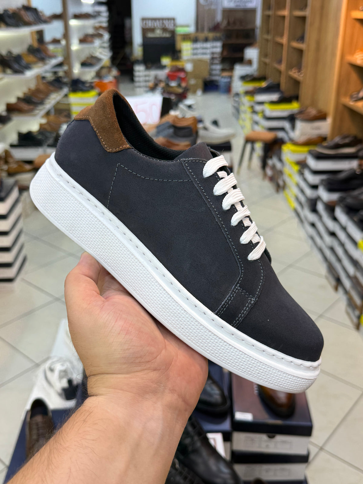 Sneakers Nerio -Croûte de Cuir