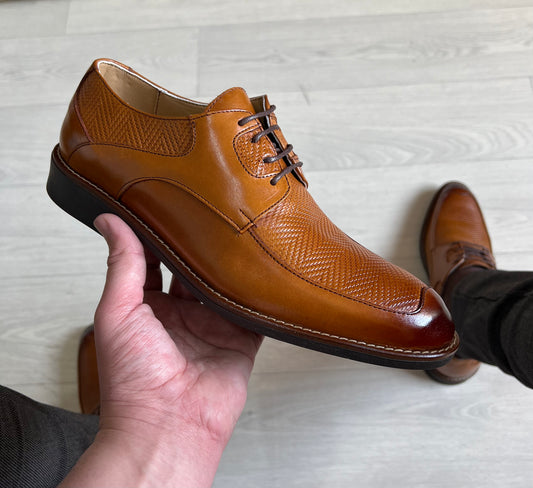 Chaussure simple tabac perforée